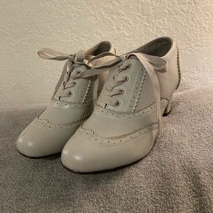 ModCloth Oxford Heels